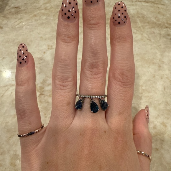 Sheryl Lowe blue sapphire ring - Picture 2 of 2